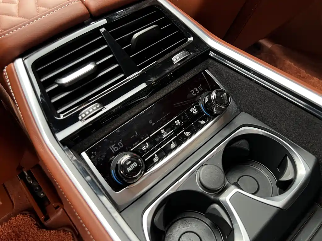 BMW 7 Series 2019 — фото 15