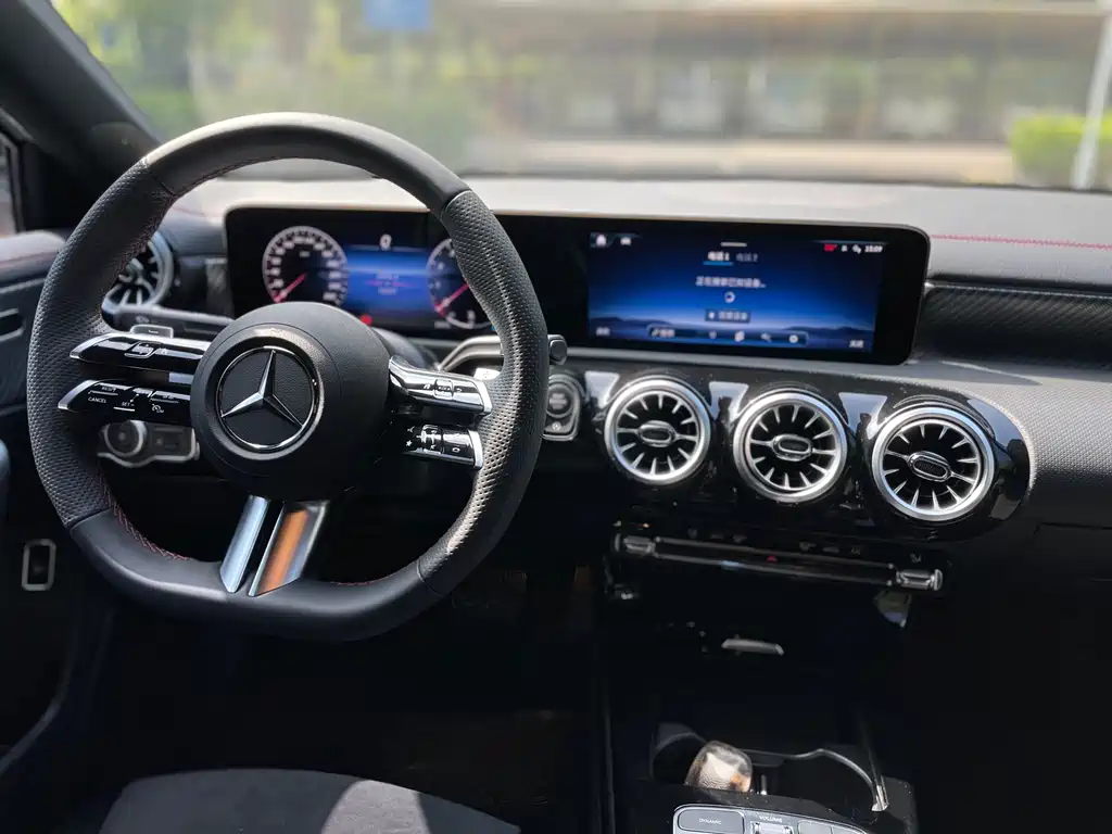 Mercedes-Benz A-Class 2025 — фото 9