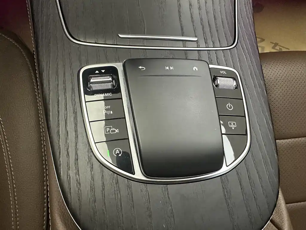 Mercedes-Benz E-Class 2022 — фото 17