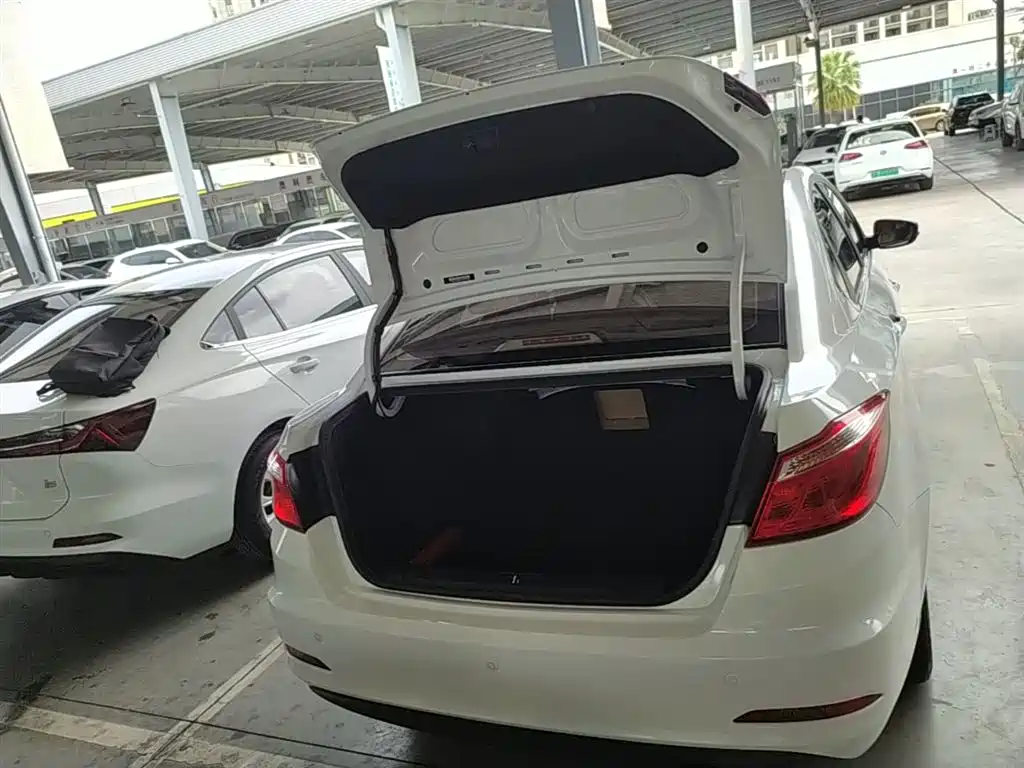 Changan Eado 2016 — фото 19