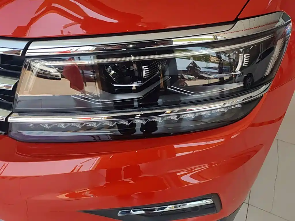 Volkswagen Tiguan L 2018 — фото 24