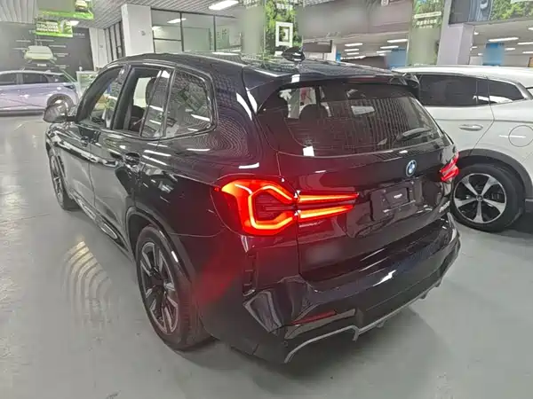 BMW iX3 2023