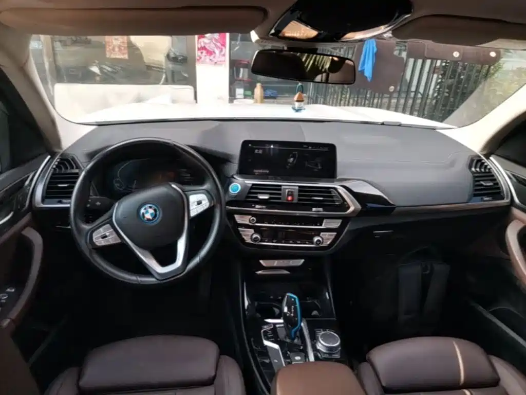 BMW iX3 2021 — фото 10