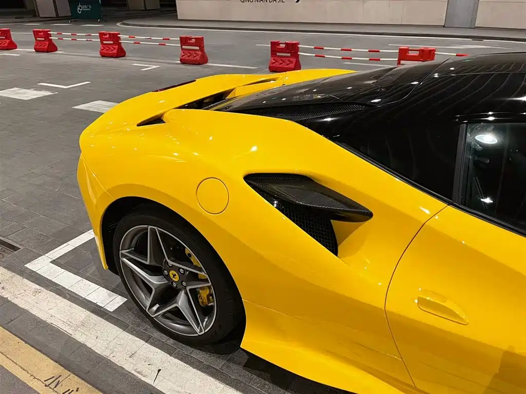 Ferrari F8 2023 — фото 6