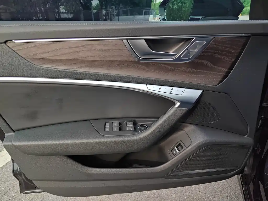 Audi A6L 2023