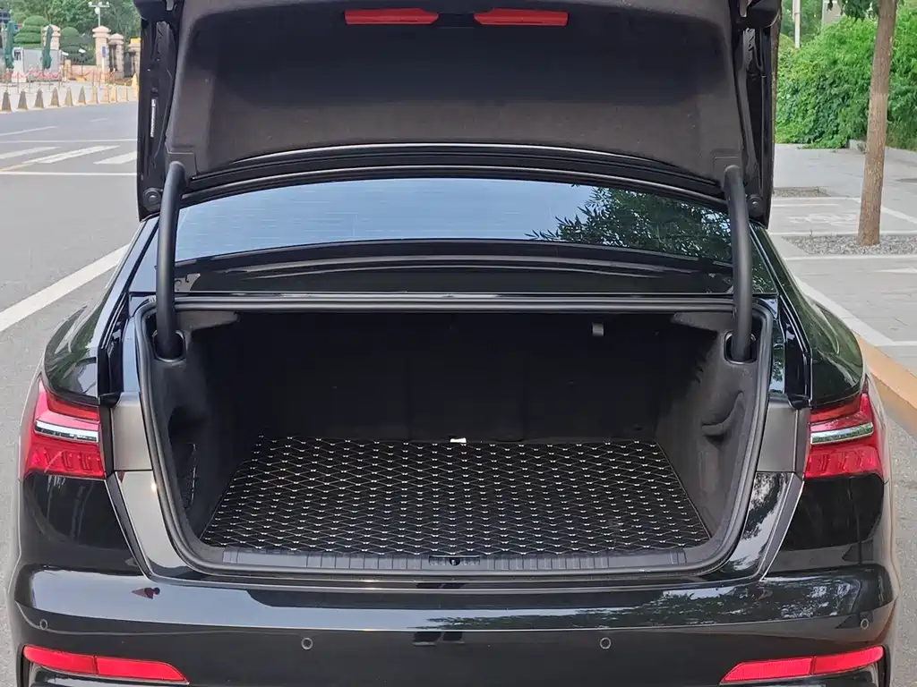 Audi A6L 2023 — фото 23