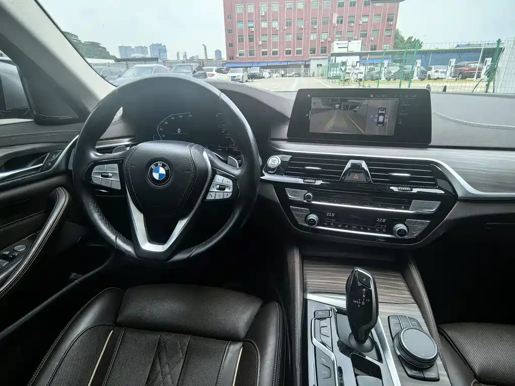 BMW 5 Series 2020 — фото 8