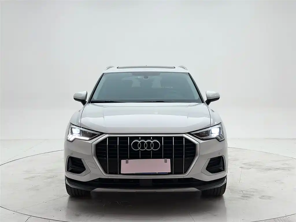 Audi Q3 2022 — фото 2