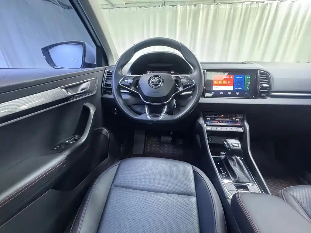 Skoda Karoq 2023 — фото 21