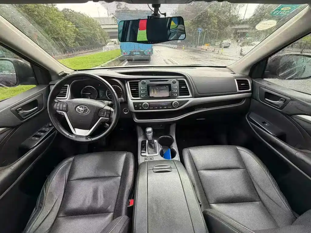 Toyota Highlander 2015 — фото 9