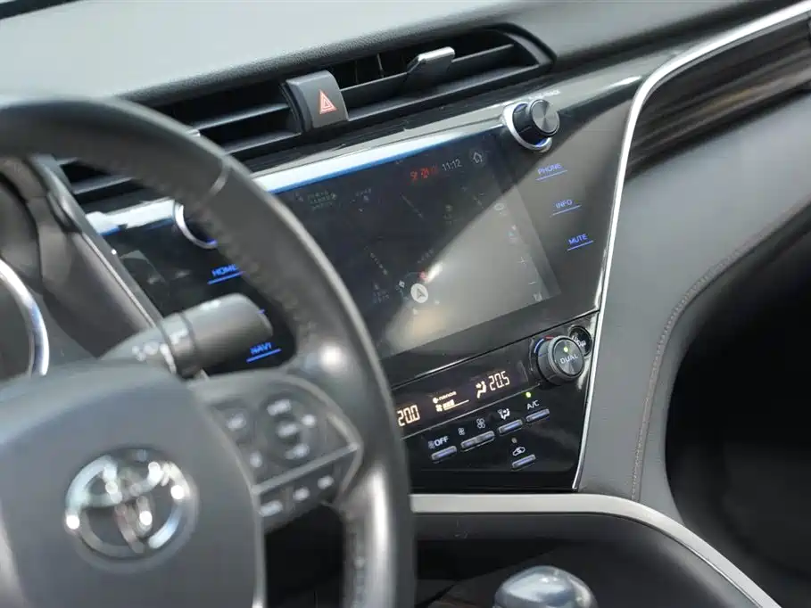 Toyota Camry 2020 — фото 13