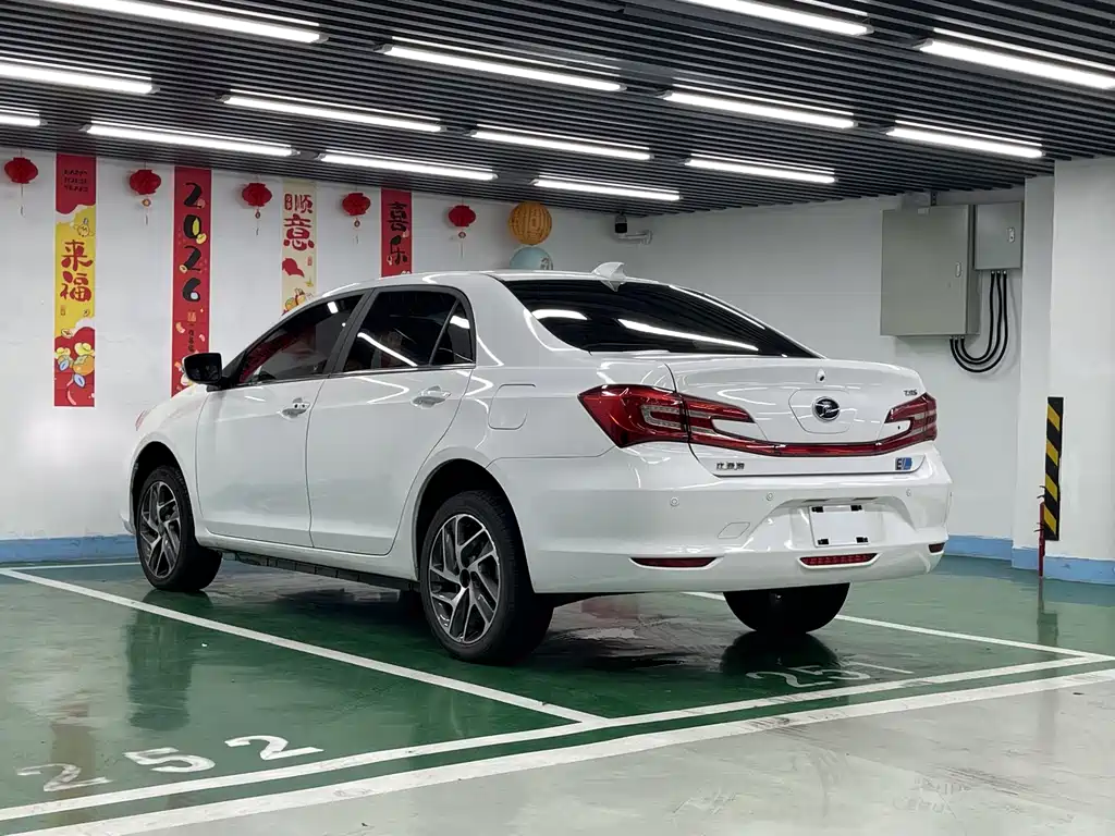 BYD Qin NEV 2018 — фото 7