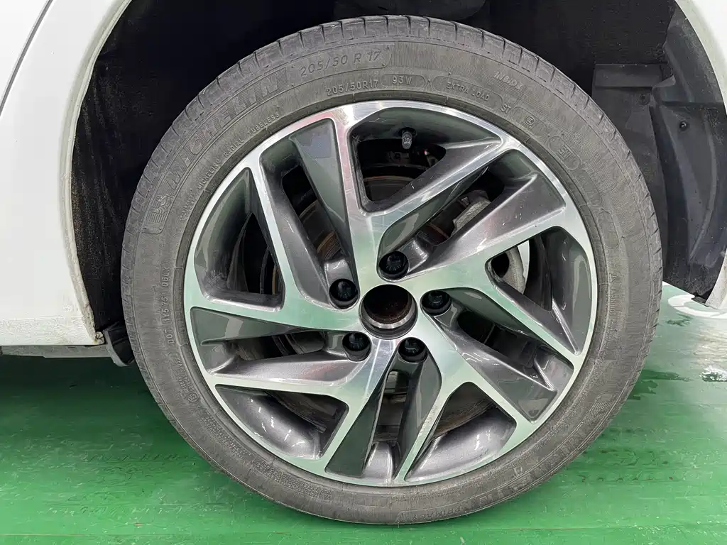 BYD Qin NEV 2018 — фото 27