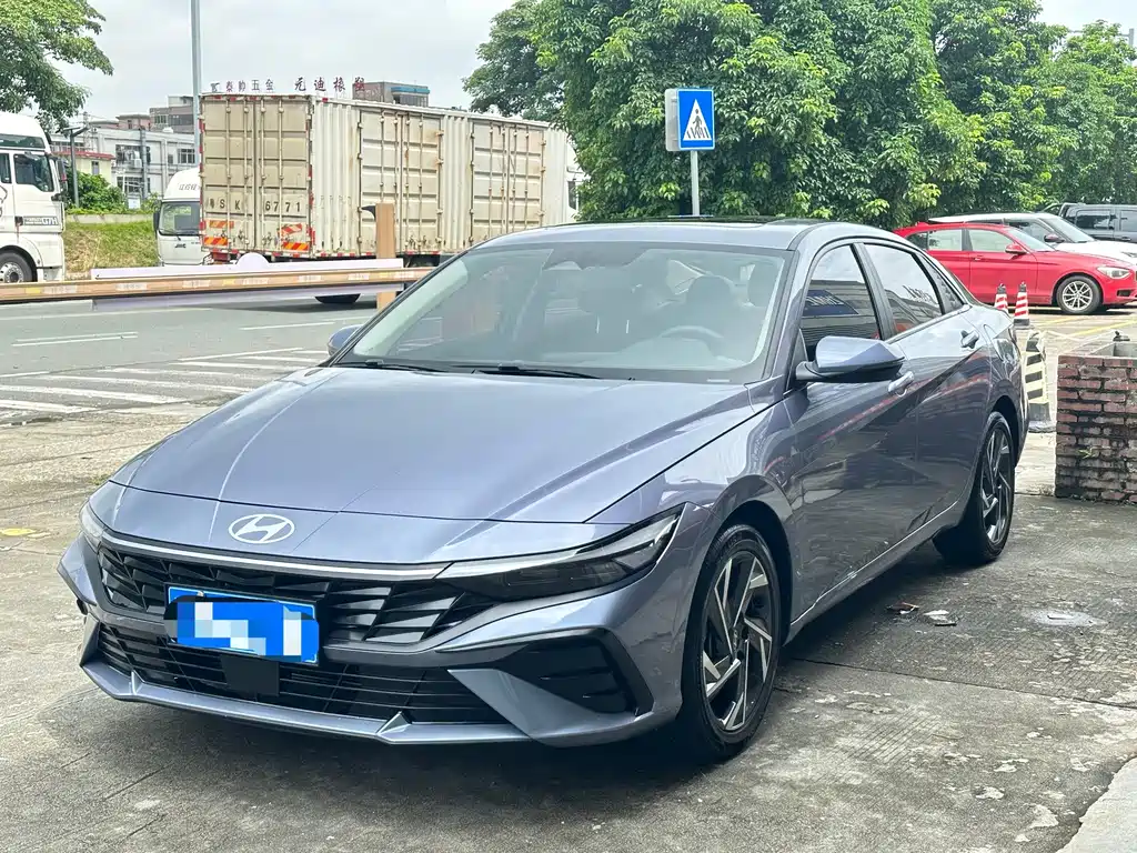 Hyundai Elantra 2024