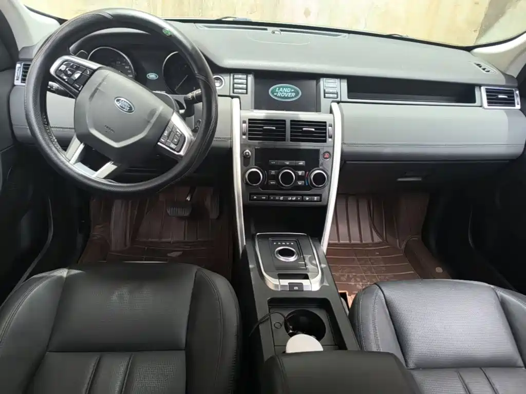 Land Rover Discovery Sport 2017 — фото 10