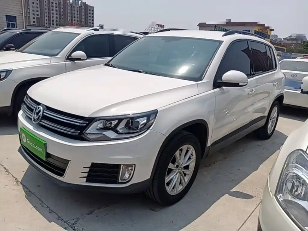 Volkswagen Tiguan 2015 — фото 1