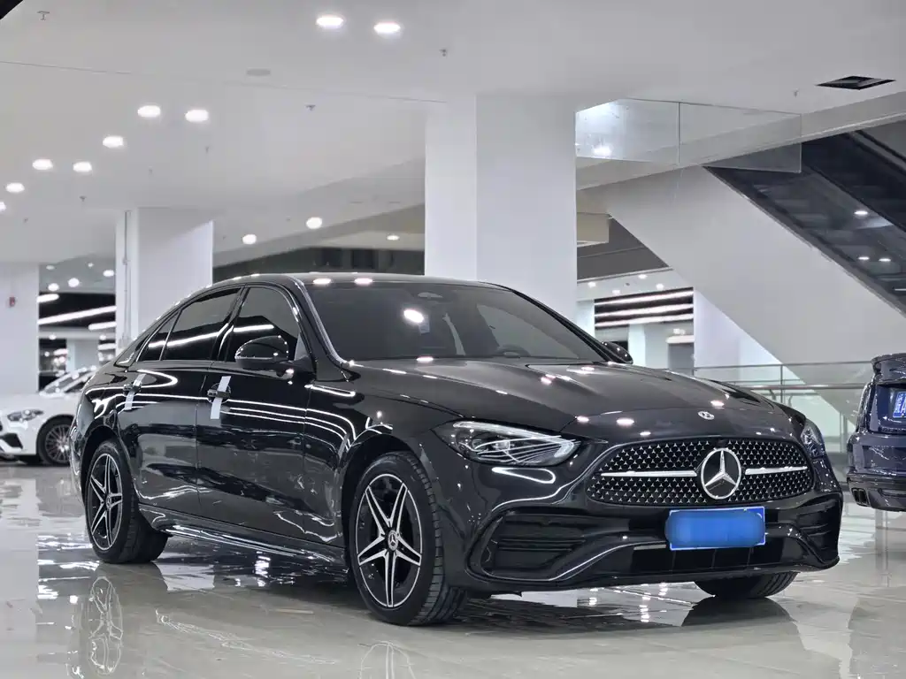 Mercedes-Benz C-Class 2023 — фото 3