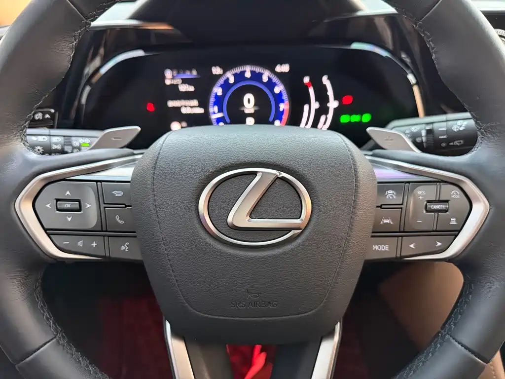 Lexus NX 2022 — фото 11