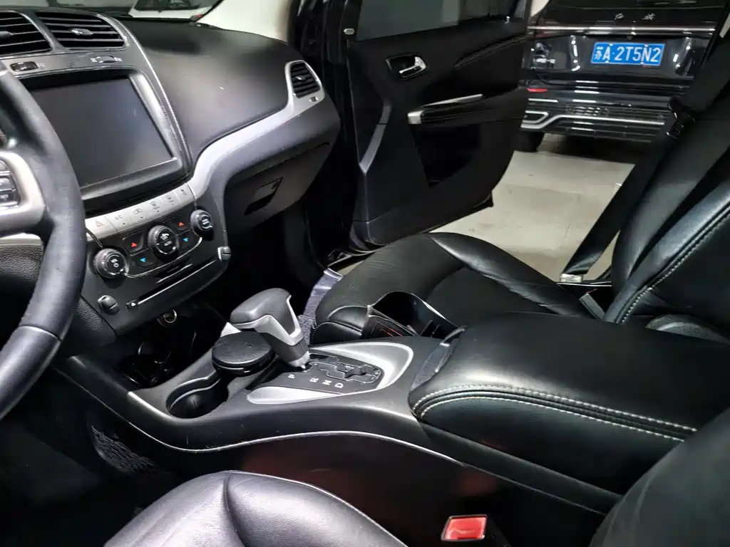 Dodge Journey 2014 — фото 6