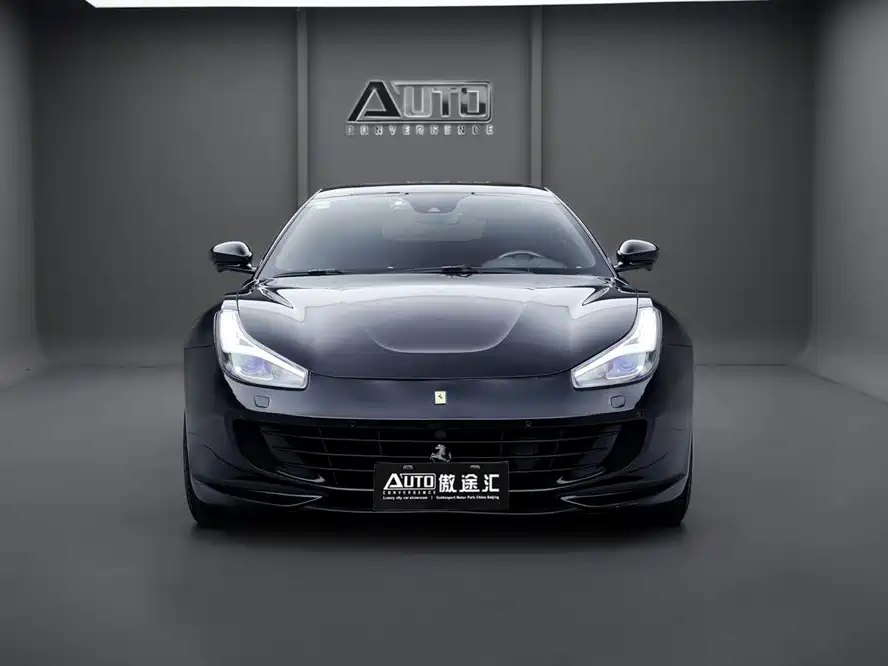 Ferrari GTC4Lusso 2019 — фото 1