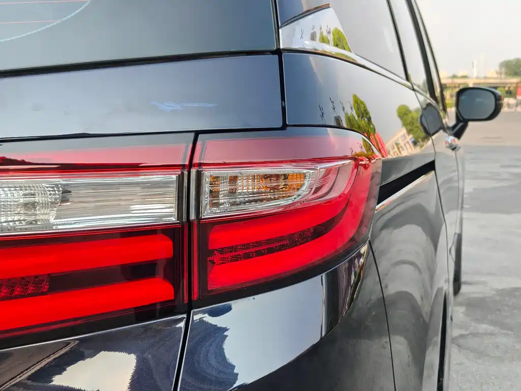 Honda Odyssey 2018 — фото 17