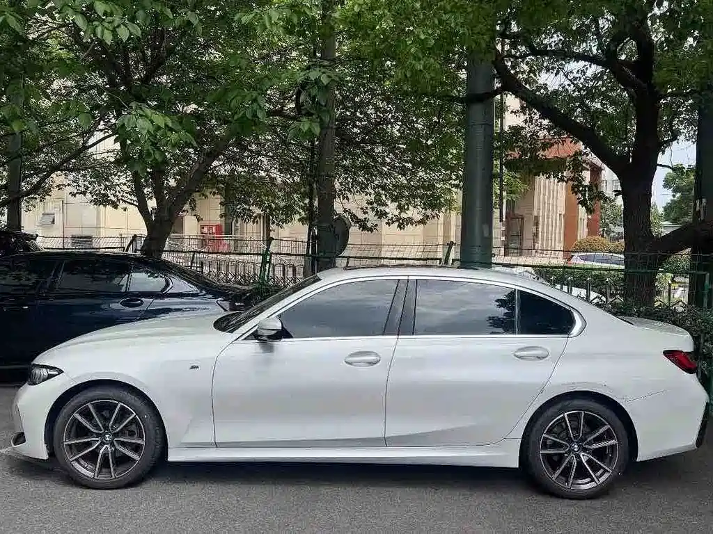 BMW 3 Series 2023