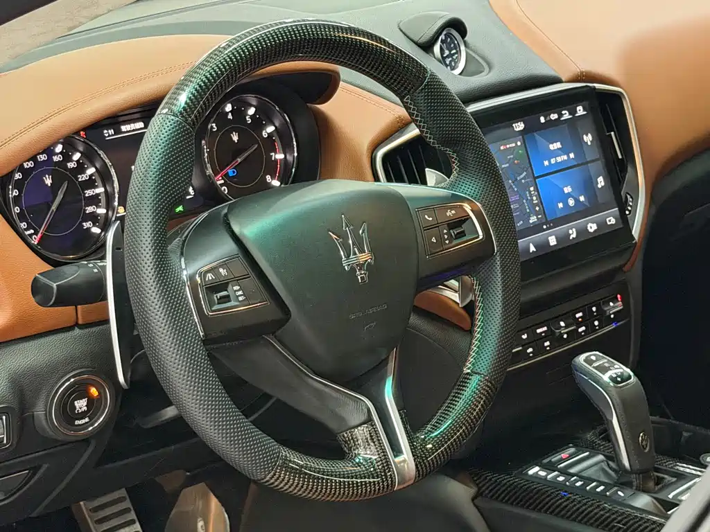 Maserati Ghibli 2015 — фото 14