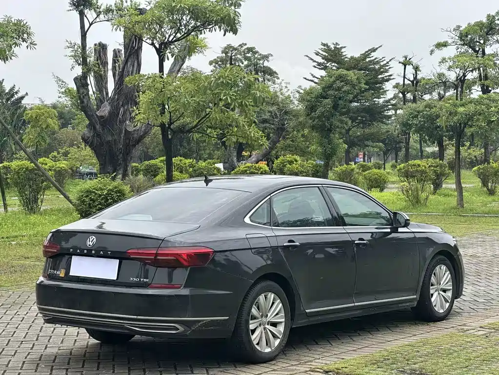 Volkswagen Passat 2020 — фото 10