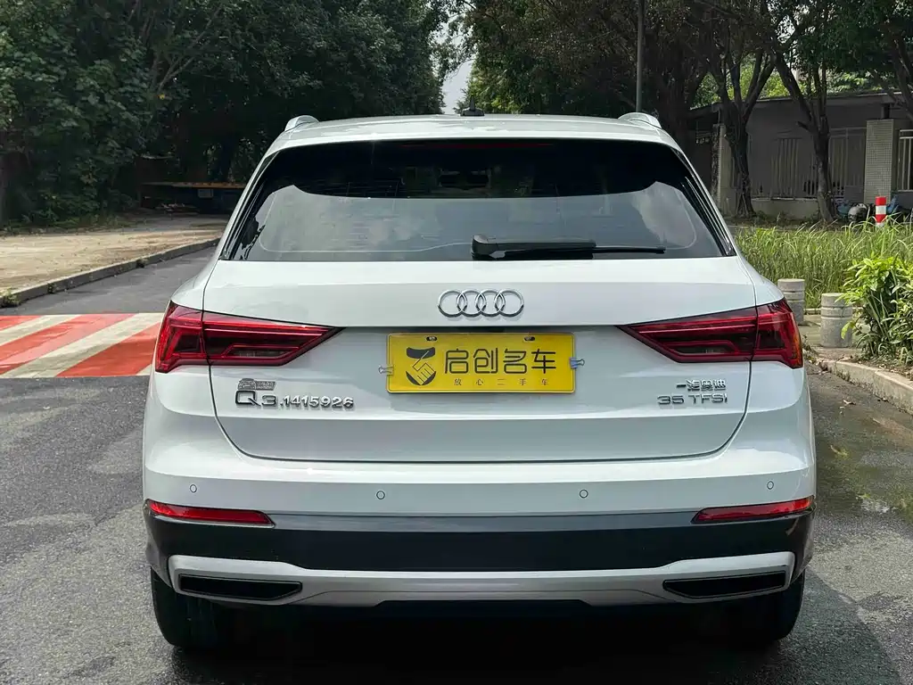 Audi Q3 2021 — фото 11