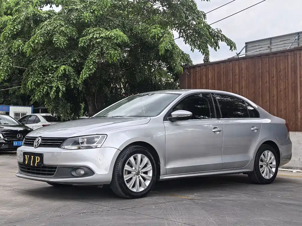 Volkswagen Sagitar 2014