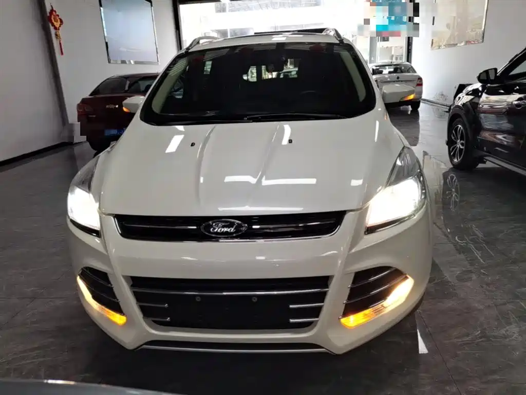 Ford Kuga 2015 — фото 3