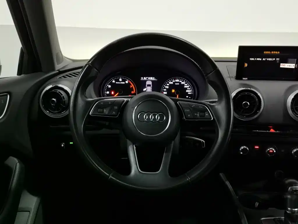 Audi A3 2017 — фото 11