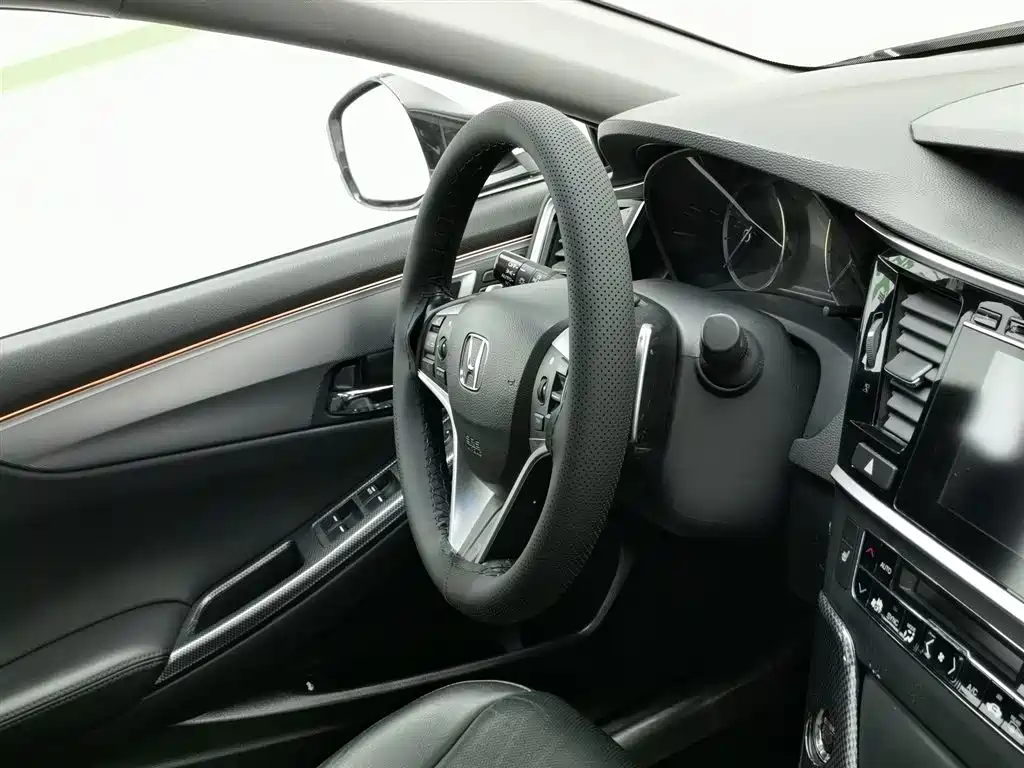 Honda Spirior 2015 — фото 22