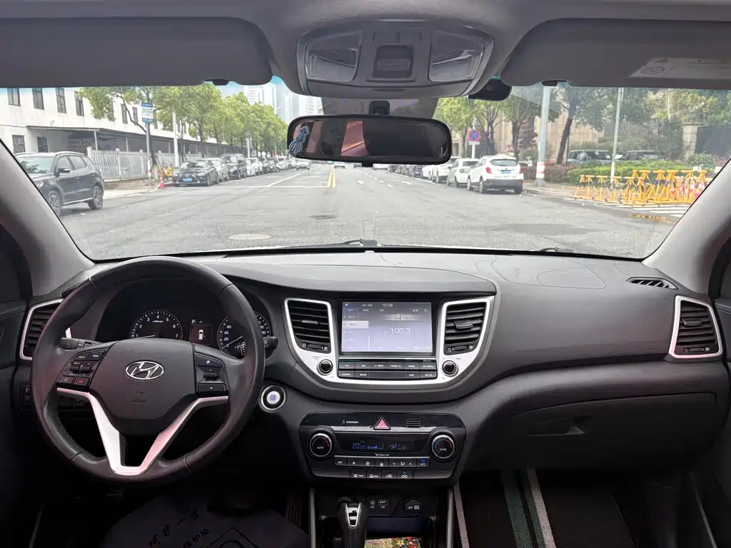 Hyundai Tucson 2017 — фото 11