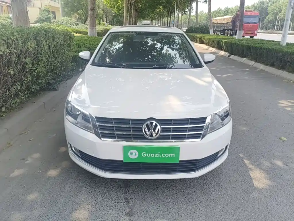 Volkswagen Gran Lavida 2015