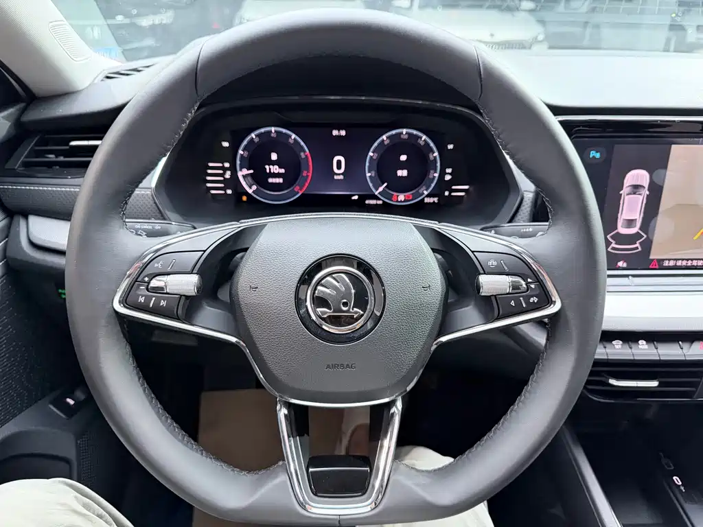 Skoda Octavia 2023 — фото 11