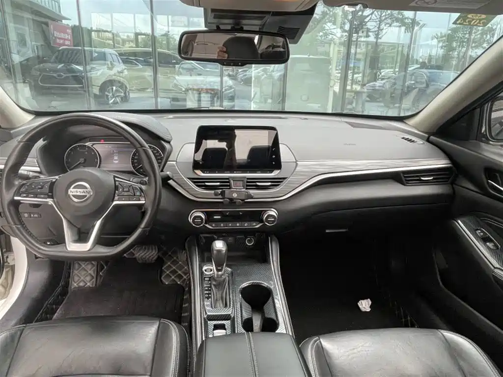 Nissan Teana 2022