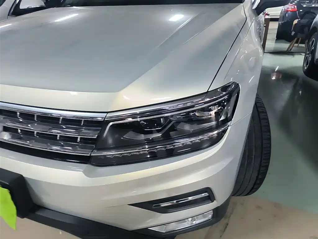 Volkswagen Tiguan L 2018 — фото 24