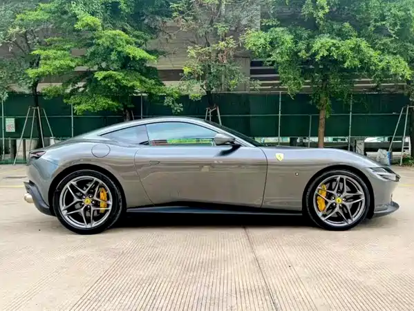 Ferrari Roma 2021