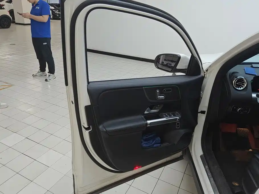 Mercedes-Benz GLB 2021