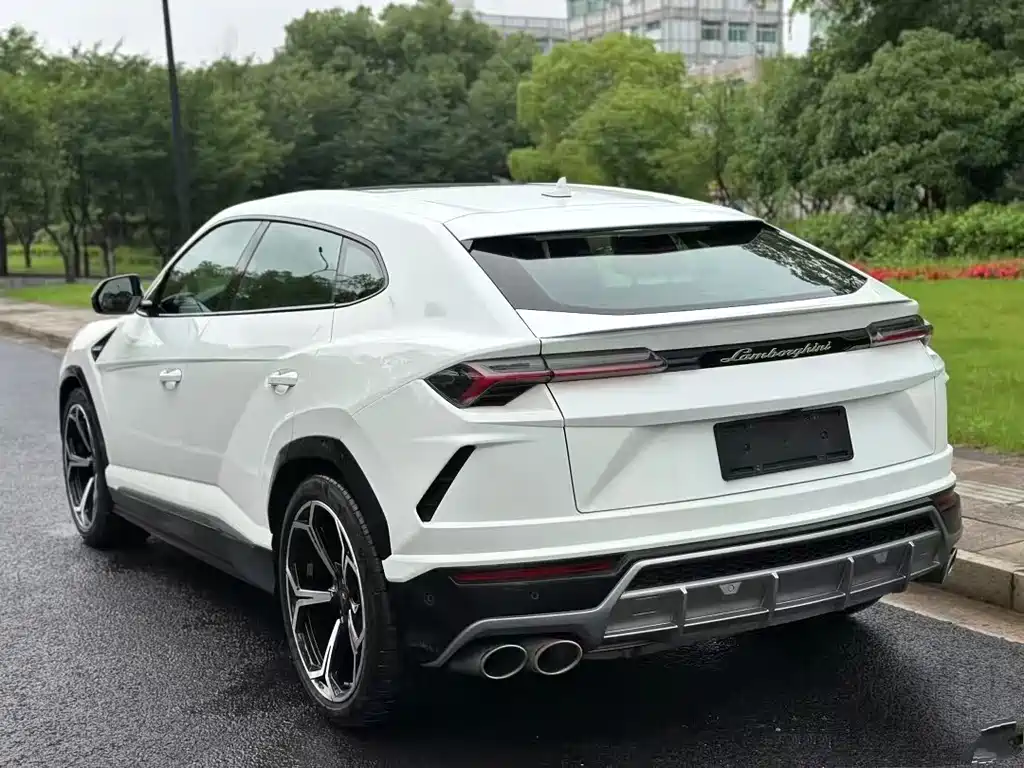 Lamborghini Urus 2019 — фото 3