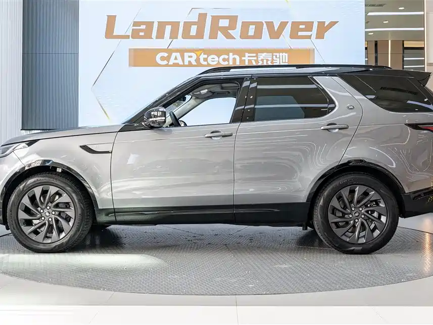 Land Rover Discovery 2023 — фото 10