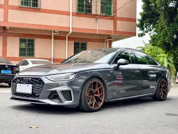 Audi A4L 2020