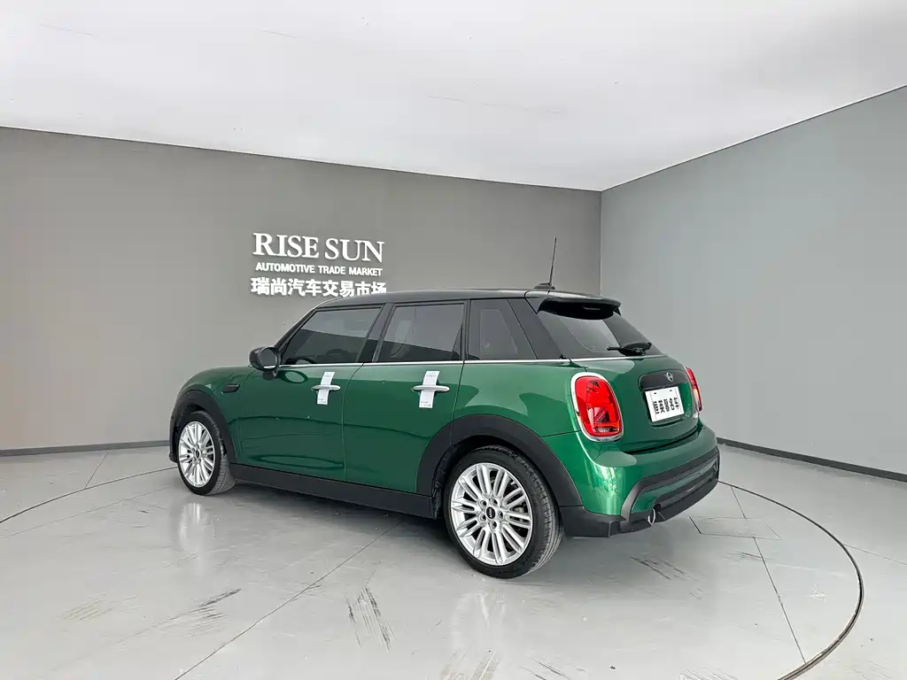 MINI MINI 2022
