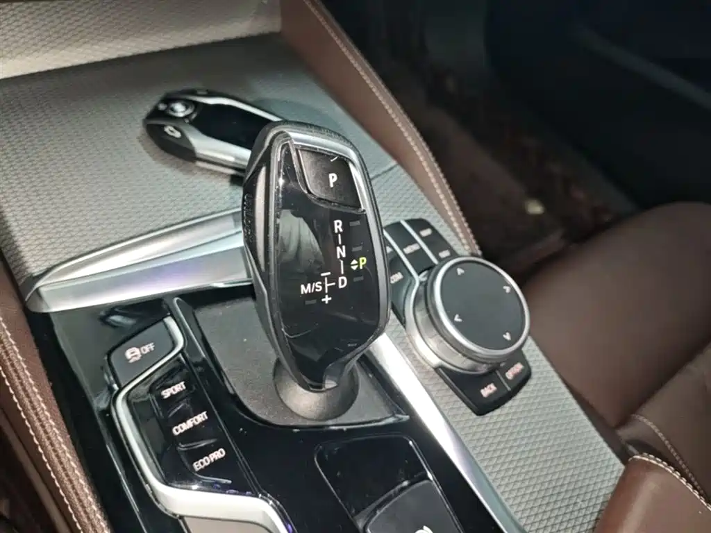 BMW 6 Series GT 2019 — фото 14