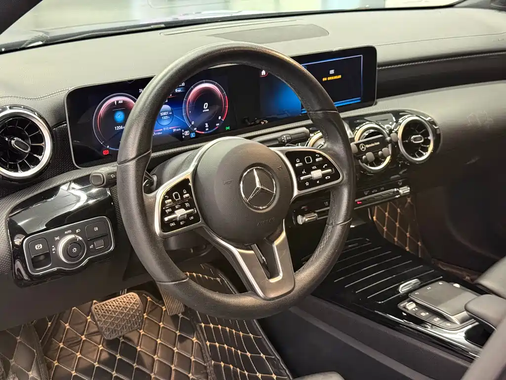 Mercedes-Benz A-Class 2021 — фото 6