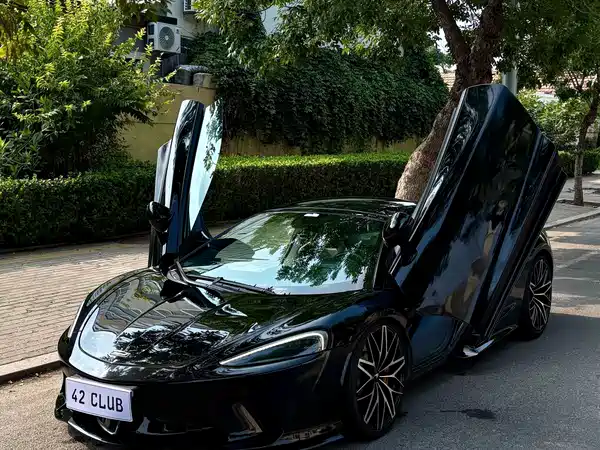 McLaren GT 2023