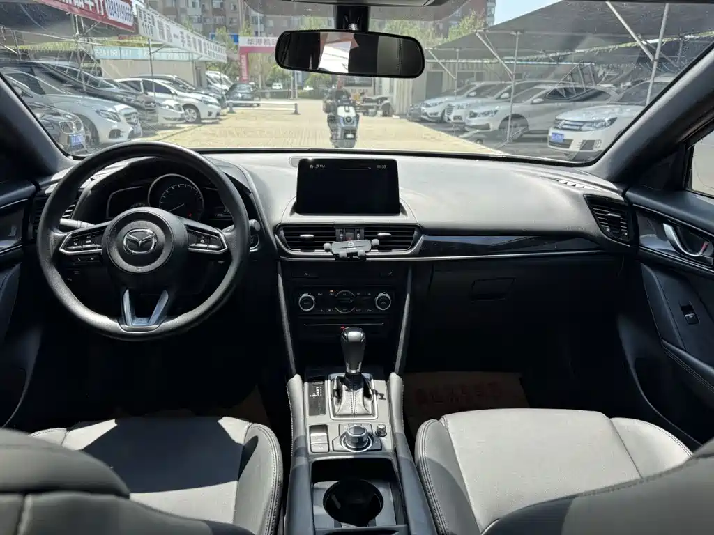 Mazda CX-4 2023
