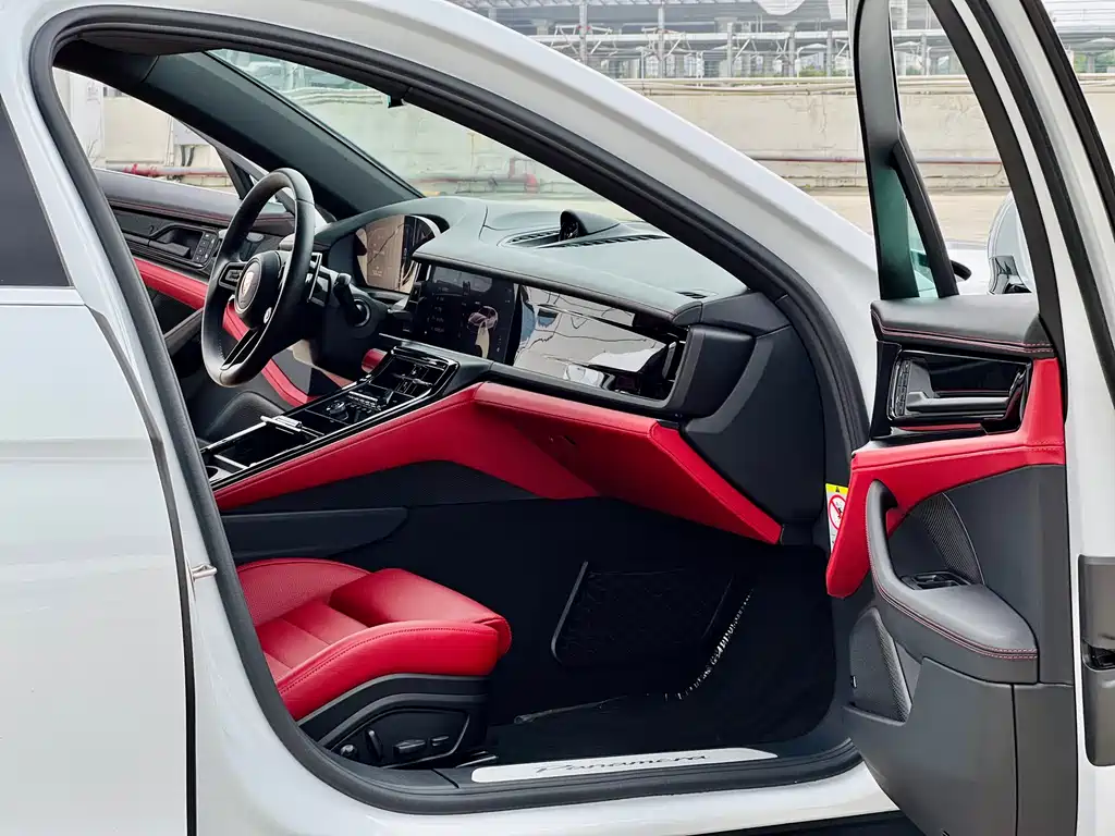 Porsche Panamera 2025