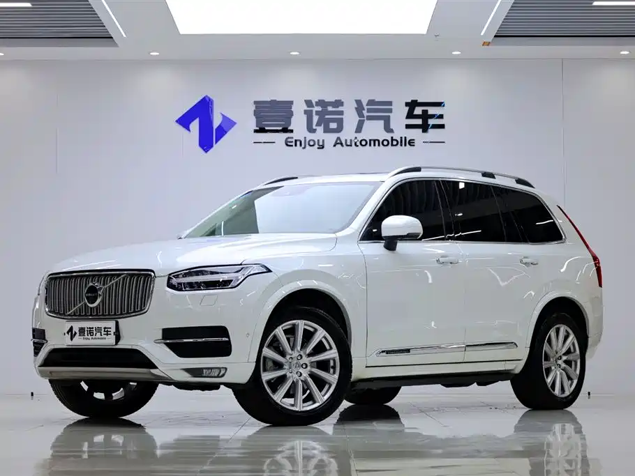Volvo XC90 2018 — фото 1